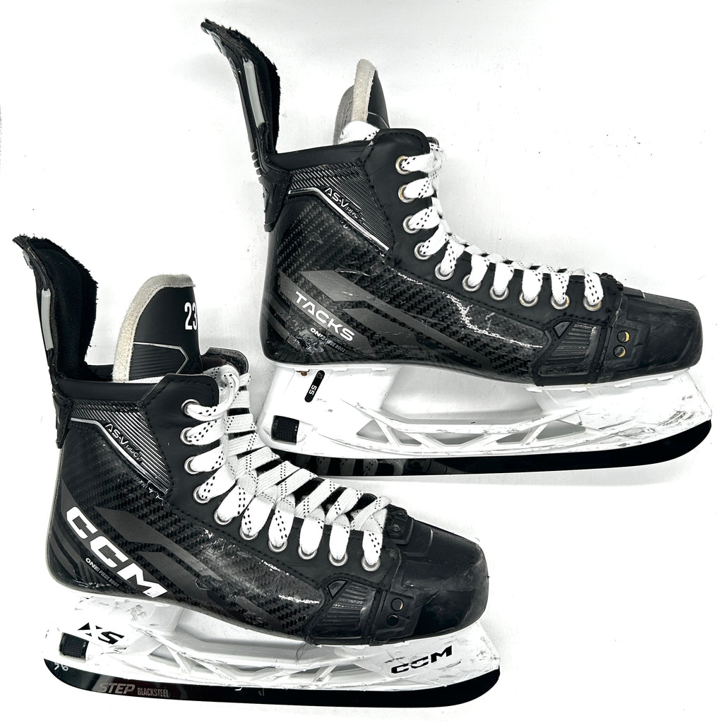 CCM Tacks AS-V Pro - Used Pro Stock Skates - Size 9