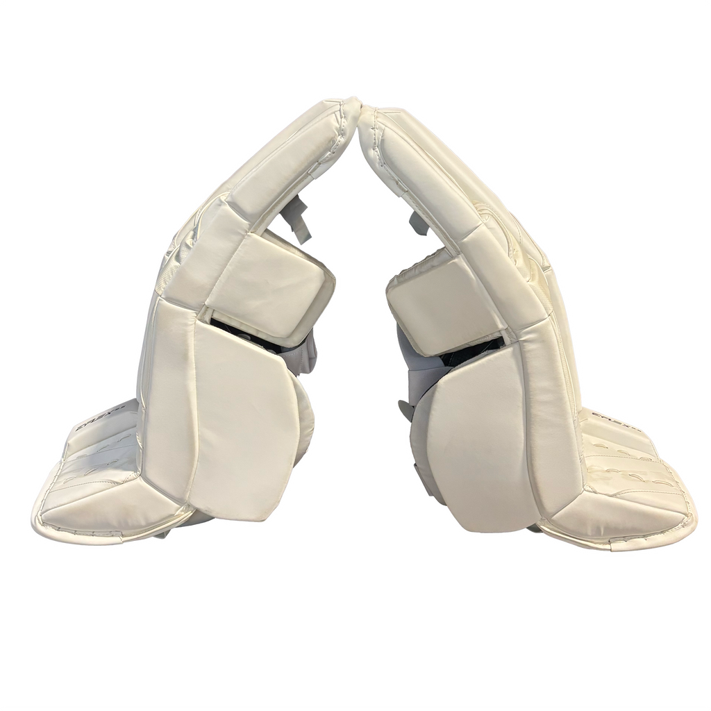 CCM Extreme Flex 5.5 - New Goalie Pad Set - Junior (White)