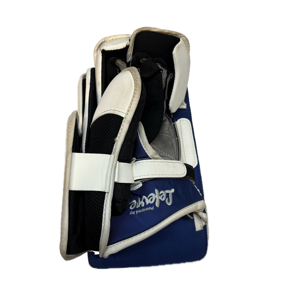 CCM Extreme Flex E3.9 - Used Full Right Senior Goalie Blocker (White/Blue)