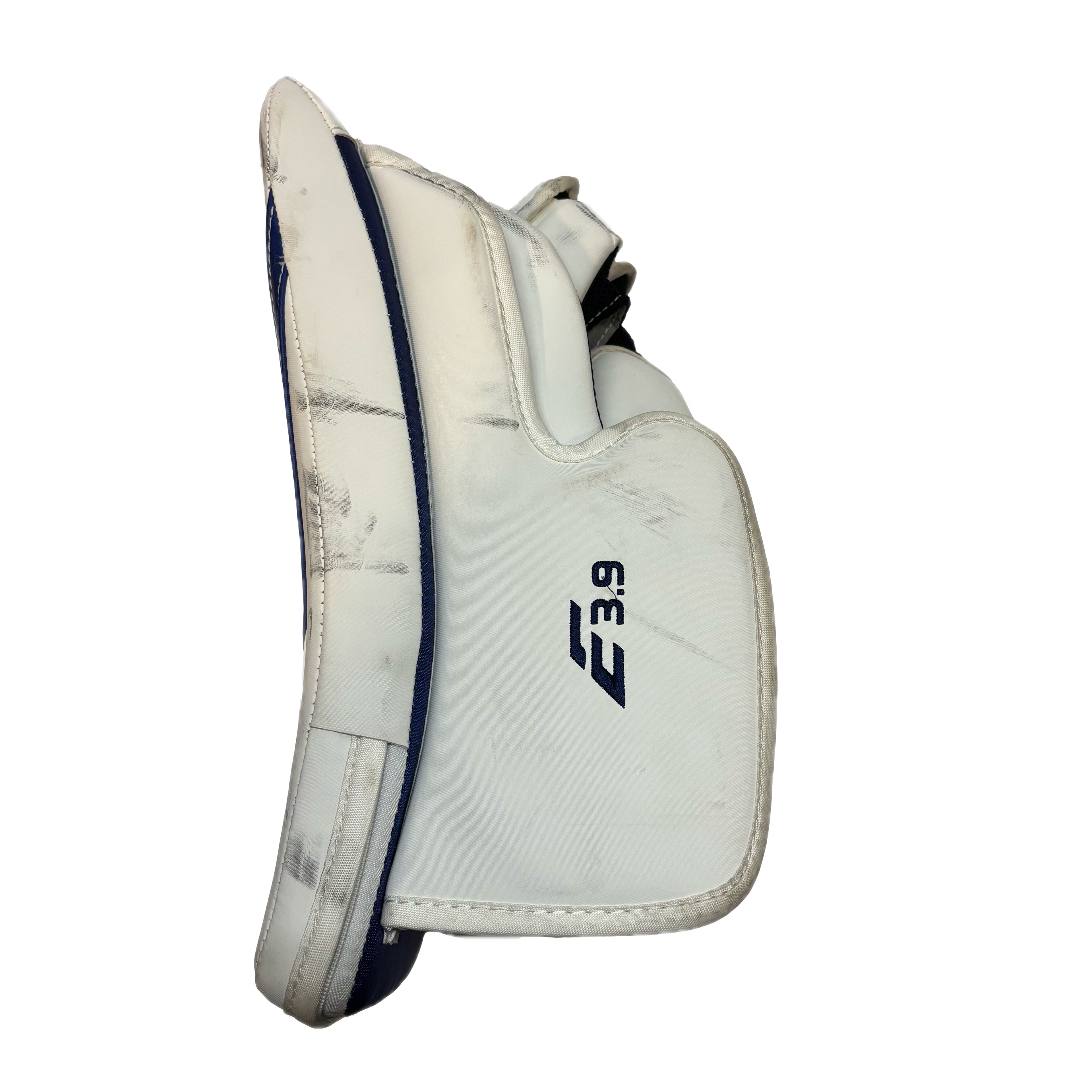 CCM Extreme Flex E3.9 - Used Full Right Senior Goalie Blocker (White/Blue)