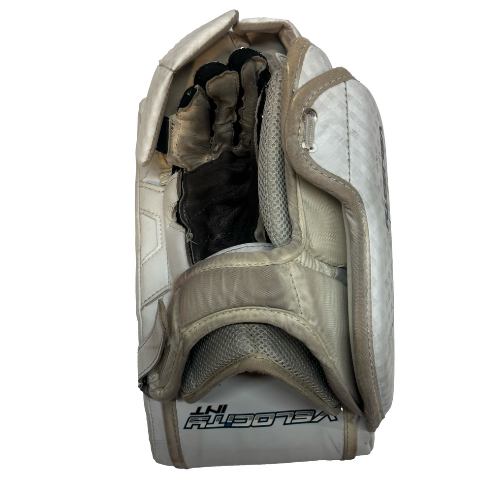 Vaughn Velocity V9 - Used Pro Stock Goalie Blocker (White)