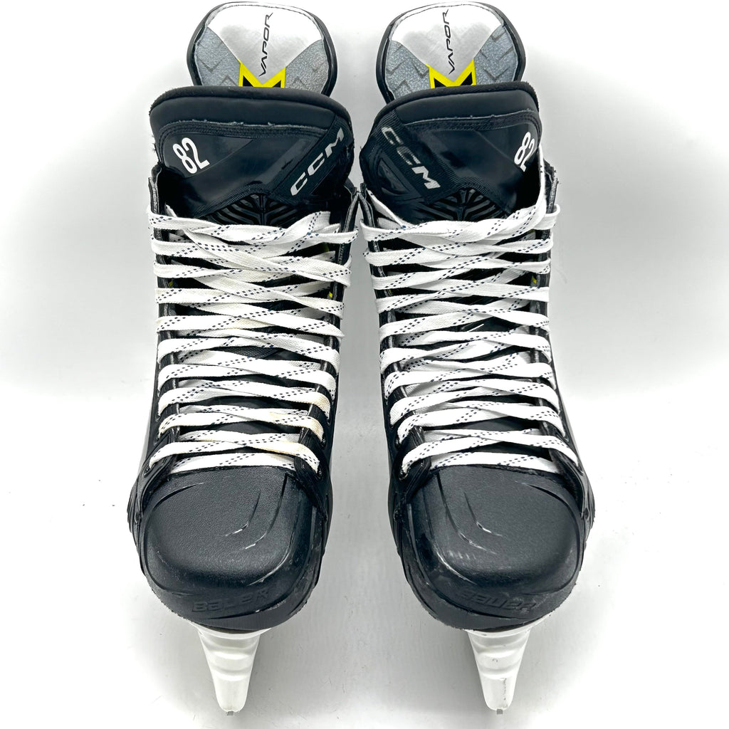Bauer Vapor Hyperlite 2 - Used NHL Pro Stock Skates - Jesperi Kotkaniemi - Size 8 7/8D