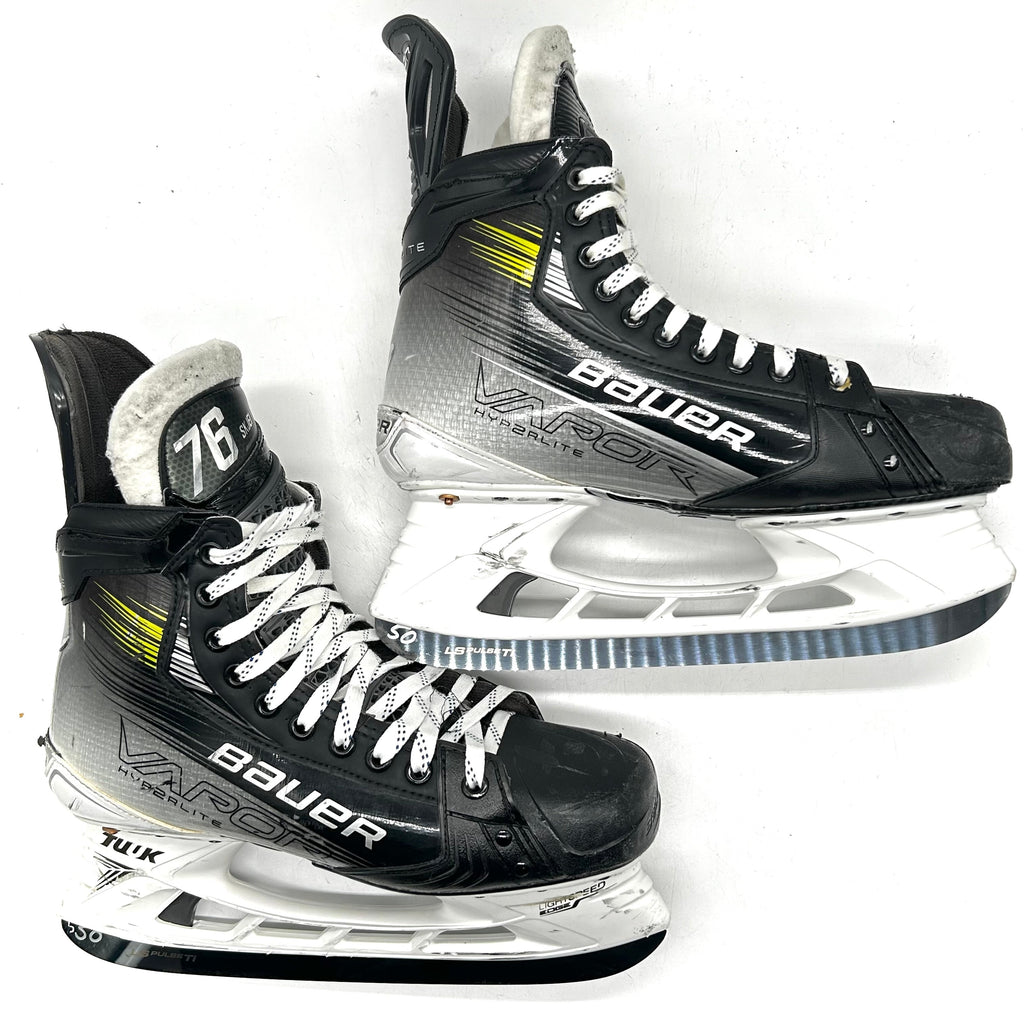 Bauer Vapor Hyperlite 2 - Used NHL Pro Stock Skates - Brady Skjei - Size L: 9/R: 9.5