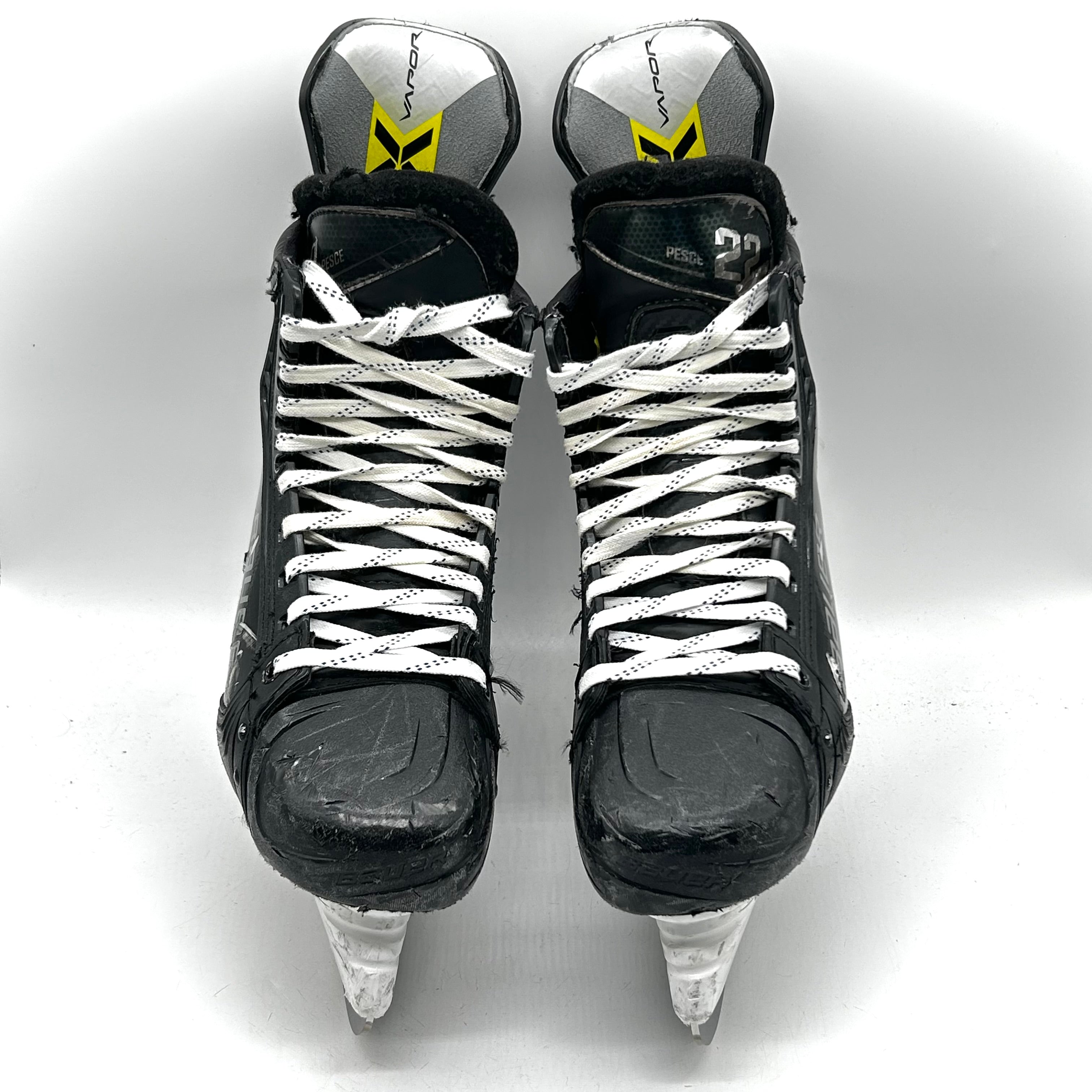 Bauer Vapor Hyperlite 2 - Used NHL Pro Stock Skates - Brett Pesce - Size 10.25