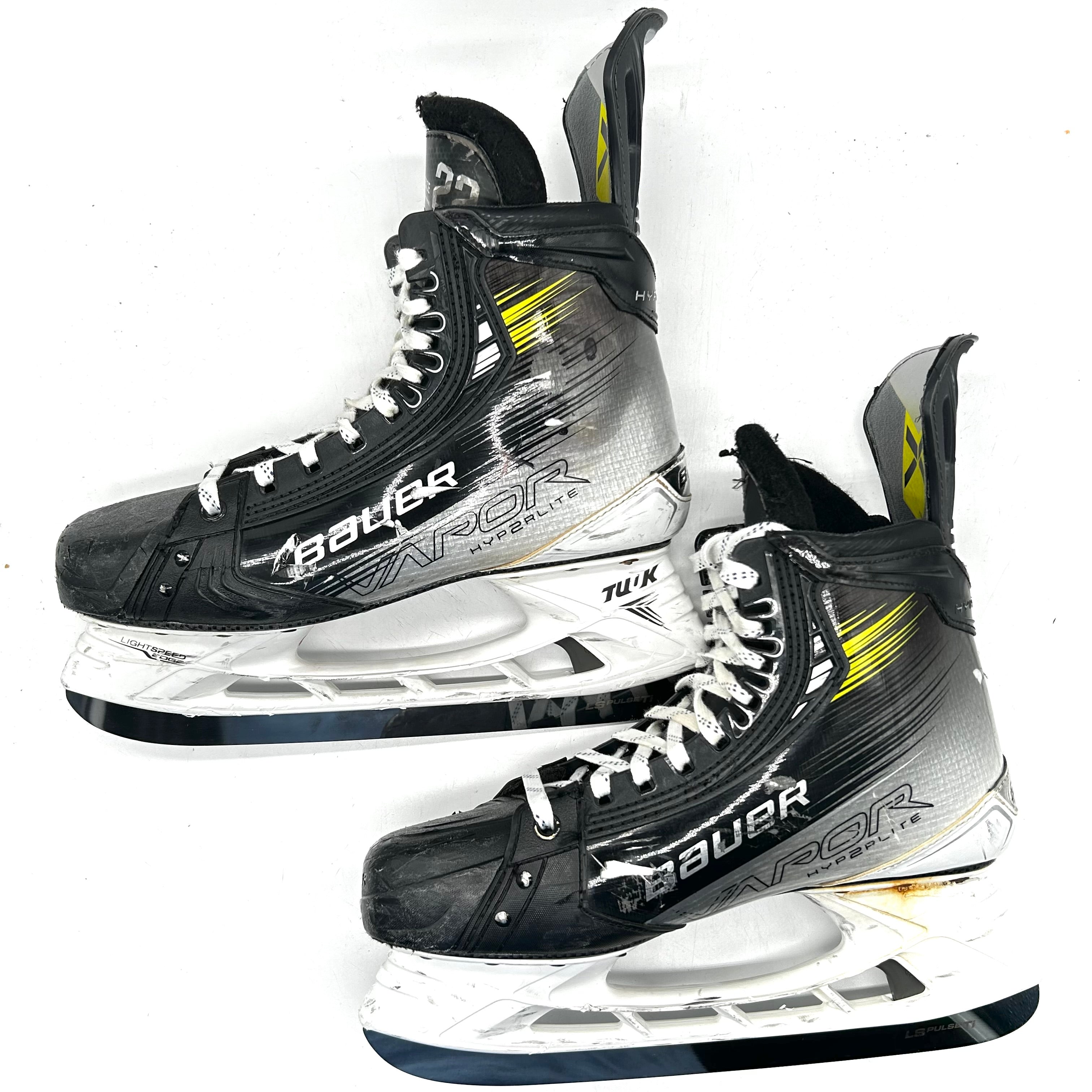 Bauer Vapor Hyperlite 2 - Used NHL Pro Stock Skates - Brett Pesce - Size 10.25